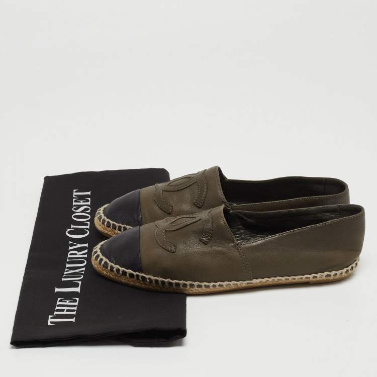 Pre Owned Chanel Green/Black Leather CC Espadrille Flats Size 35