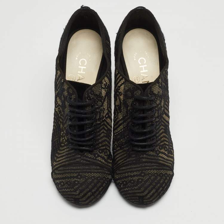Pre Owned Chanel Black Lace and Suede Lace Up Ankle Booties Size 37