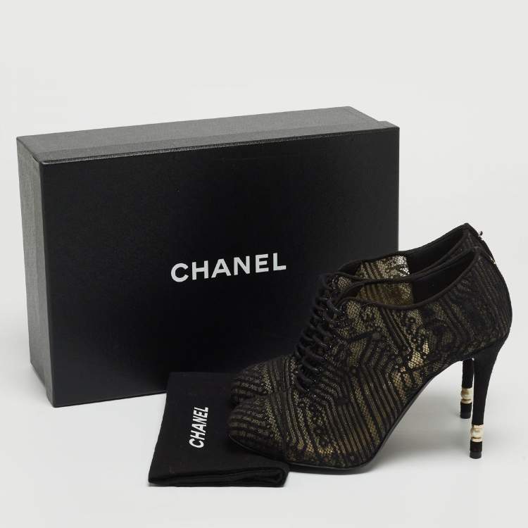 Pre Owned Chanel Black Lace and Suede Lace Up Ankle Booties Size 37