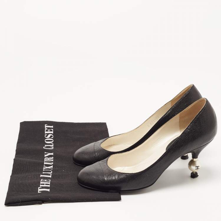 Pre Owned Chanel Black Leather CC Pearl Heel Cap Toe Pumps Size 38