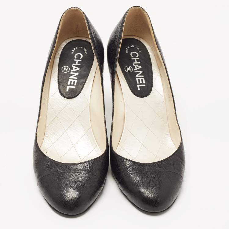 Pre Owned Chanel Black Leather CC Pearl Heel Cap Toe Pumps Size 38