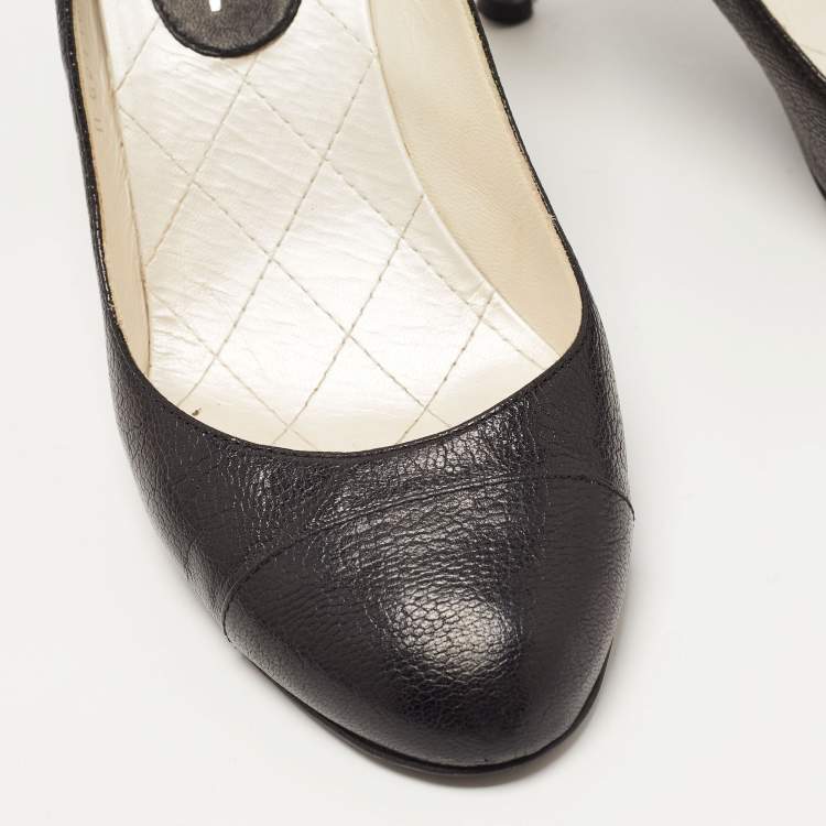 Pre Owned Chanel Black Leather CC Pearl Heel Cap Toe Pumps Size 38
