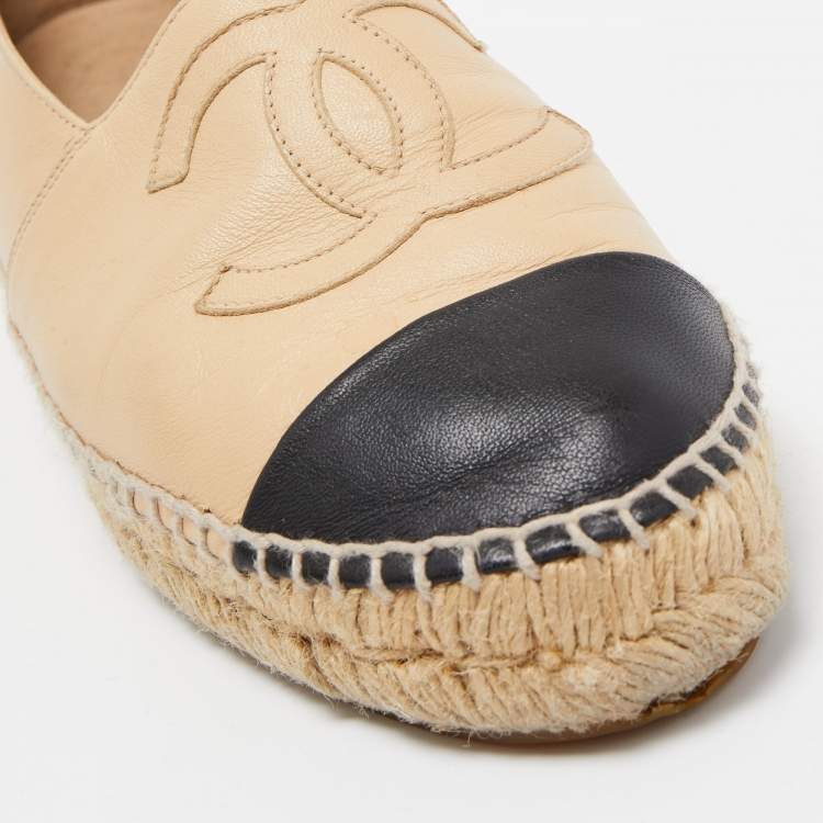 Pre Owned Chanel Beige/Black Leather CC Espadrille Flats Size 37