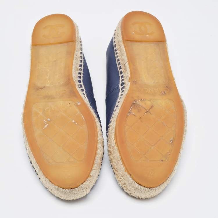 Pre Owned Chanel Navy Blue Leather CC Espadrille Flats Size 37