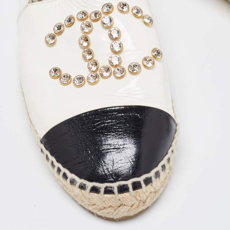 Pre Owned Chanel White//Black Patent Leather Crystal Embellished CC Espadrille Flats Size 40