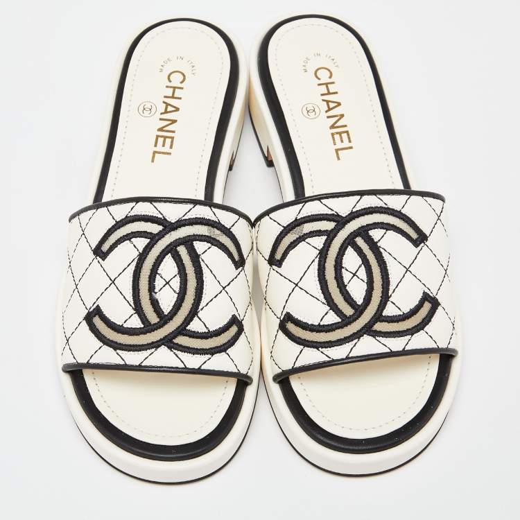 Pre Owned Chanel White/Black Quilted Leather CC Flat Slides Size 38