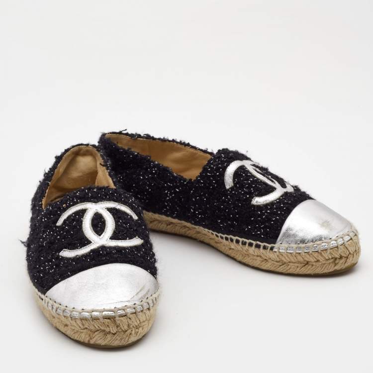 Pre Owned Chanel Black/Sliver Tweed and Leather CC Ballet Flats Size 39