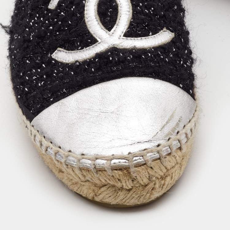 Pre Owned Chanel Black/Sliver Tweed and Leather CC Ballet Flats Size 39