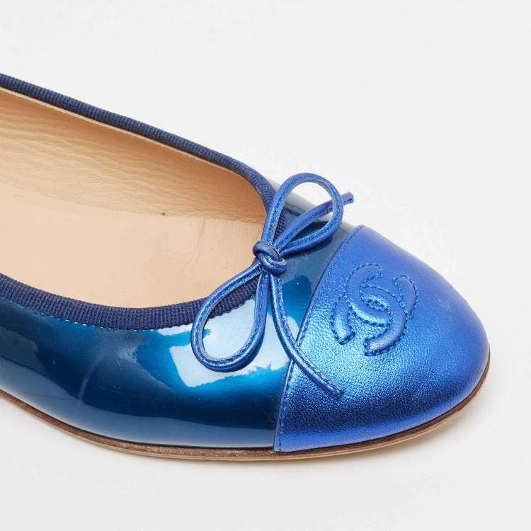 Pre Owned Chanel Two Tone Patent and Leather CC Cap Toe Bow Ballet Flats Size 38