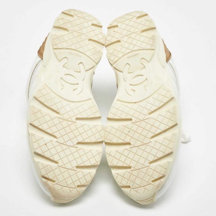 Pre Owned Chanel White/Gold Leather Interlocking CC Low Top Sneakers Size 39