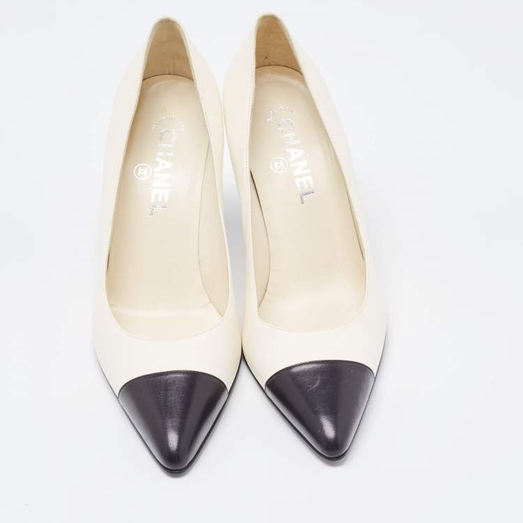 Pre Owned Chanel White/Black Leather Cap Toe Pointed Pumps Size 39
