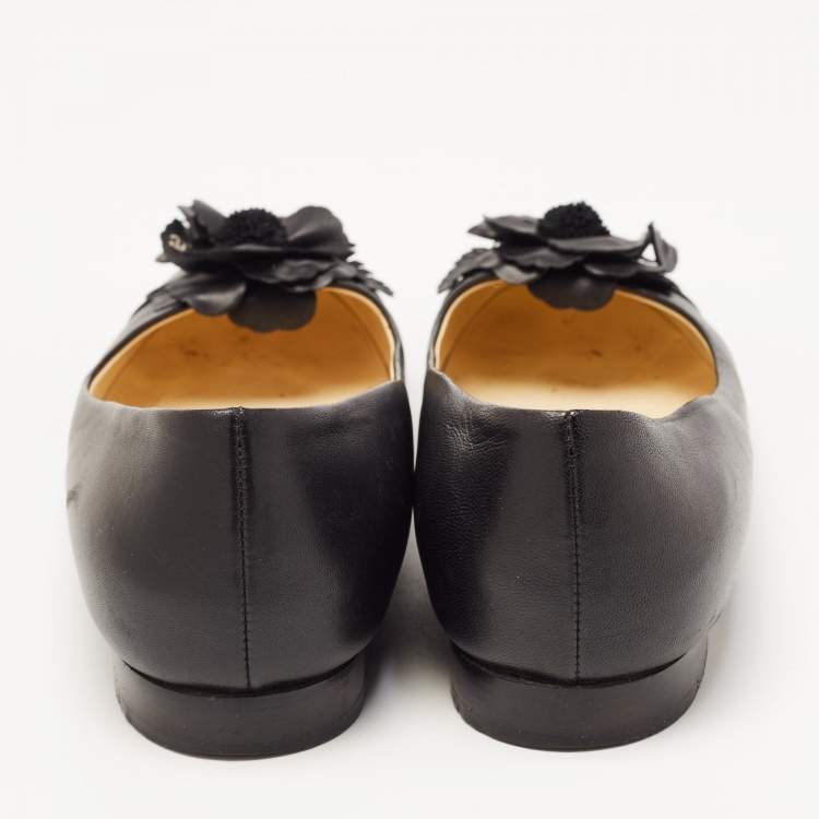 مملوكة مسبقًا Chanel Black Leather Camelia Ballet Flats Size 37.5