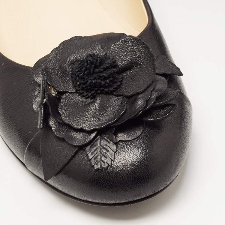 مملوكة مسبقًا Chanel Black Leather Camelia Ballet Flats Size 37.5