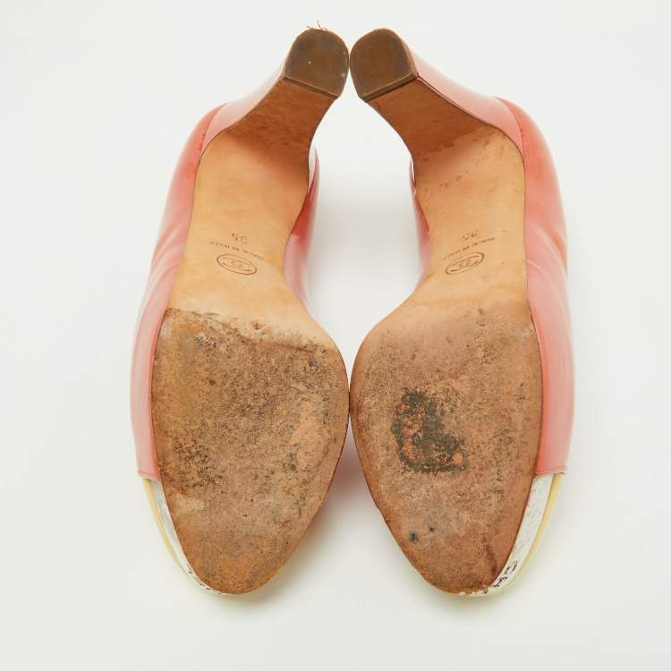 Pre Owned Chanel Peach/Yellow Patent Leather Platform Pumps Size 35