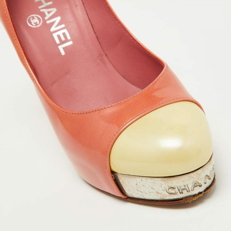 Pre Owned Chanel Peach/Yellow Patent Leather Platform Pumps Size 35