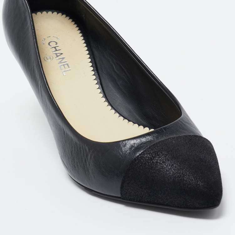 مملوكة مسبقًا Chanel Black Leather and Suede Cap Toe Pumps Size 39