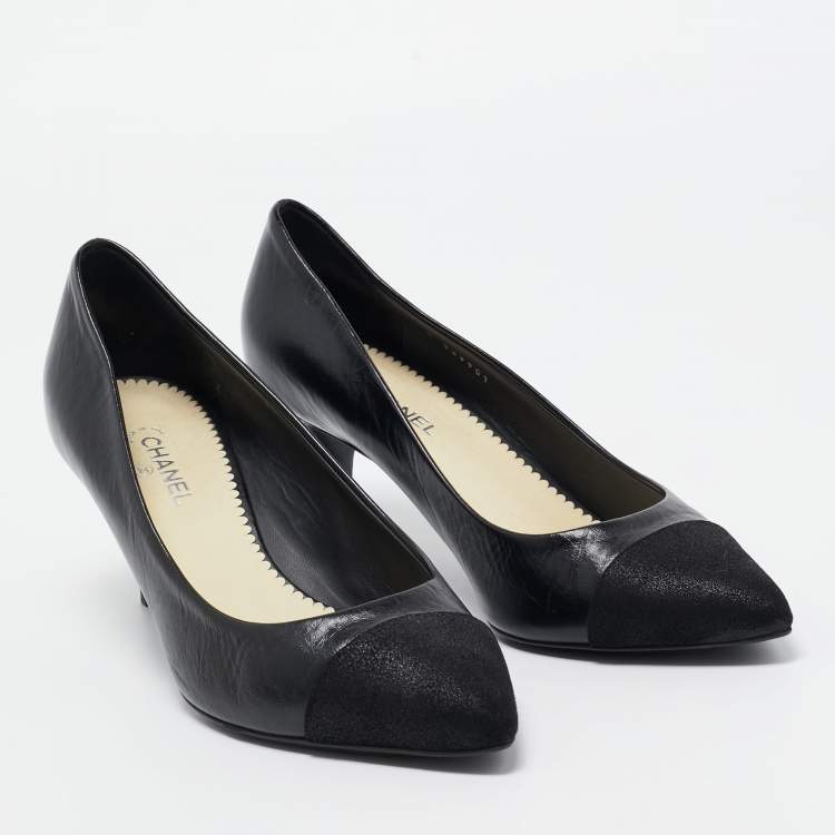 مملوكة مسبقًا Chanel Black Leather and Suede Cap Toe Pumps Size 39