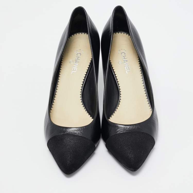 مملوكة مسبقًا Chanel Black Leather and Suede Cap Toe Pumps Size 39