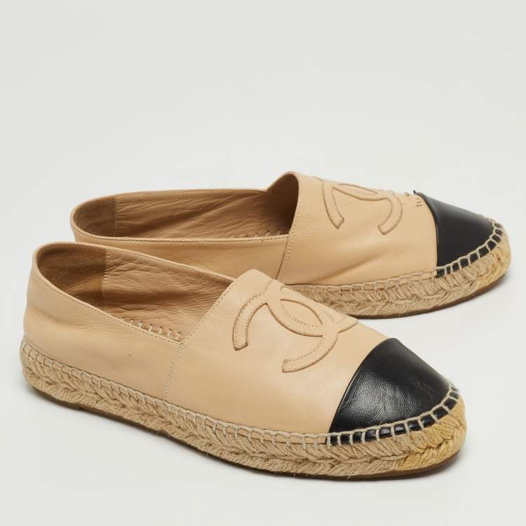 Pre Owned Chanel Beige/Black Leather  CC Cap Toe Espadrille Flats Size 38