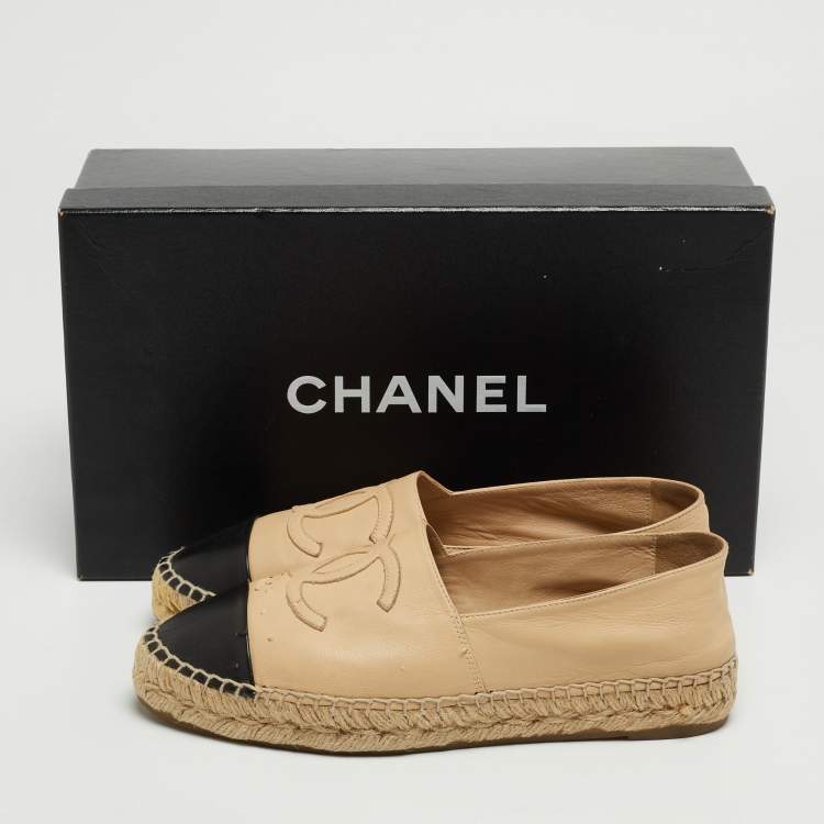 Pre Owned Chanel Beige/Black Leather  CC Cap Toe Espadrille Flats Size 38