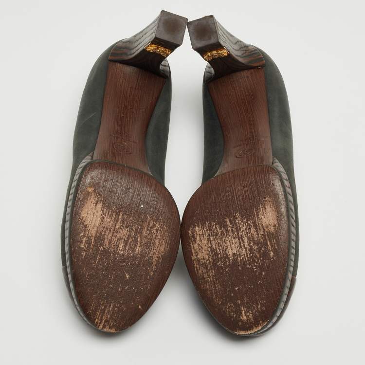 مملوكة مسبقًا Chanel Grey/Brown Nubuck and Textured Leather Platform Pumps Size 39.5