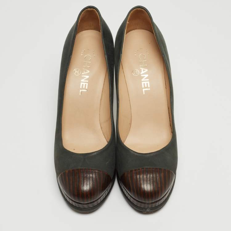 مملوكة مسبقًا Chanel Grey/Brown Nubuck and Textured Leather Platform Pumps Size 39.5