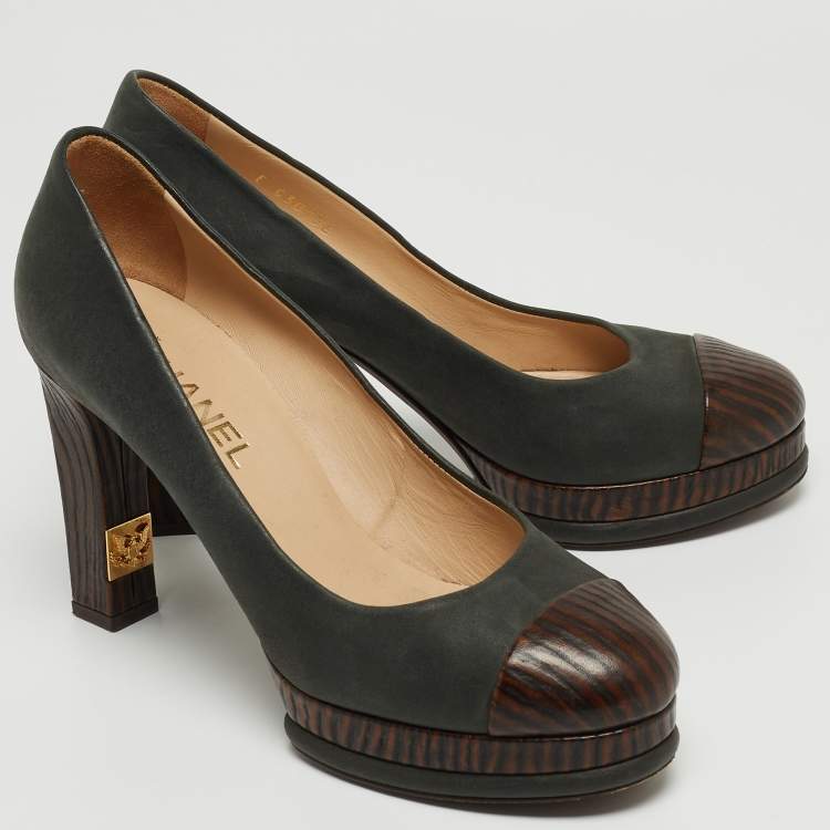 مملوكة مسبقًا Chanel Grey/Brown Nubuck and Textured Leather Platform Pumps Size 39.5