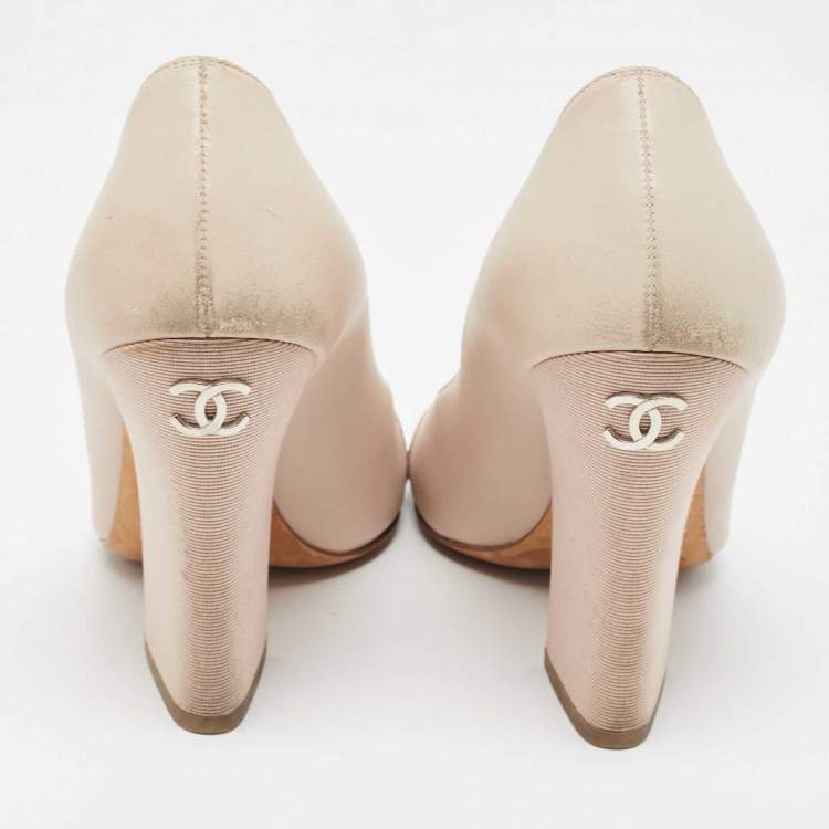 Pre Owned Chanel Two Tone Leather and Fabric CC Faux Pearl Open Toe Pumps Size 37.5
