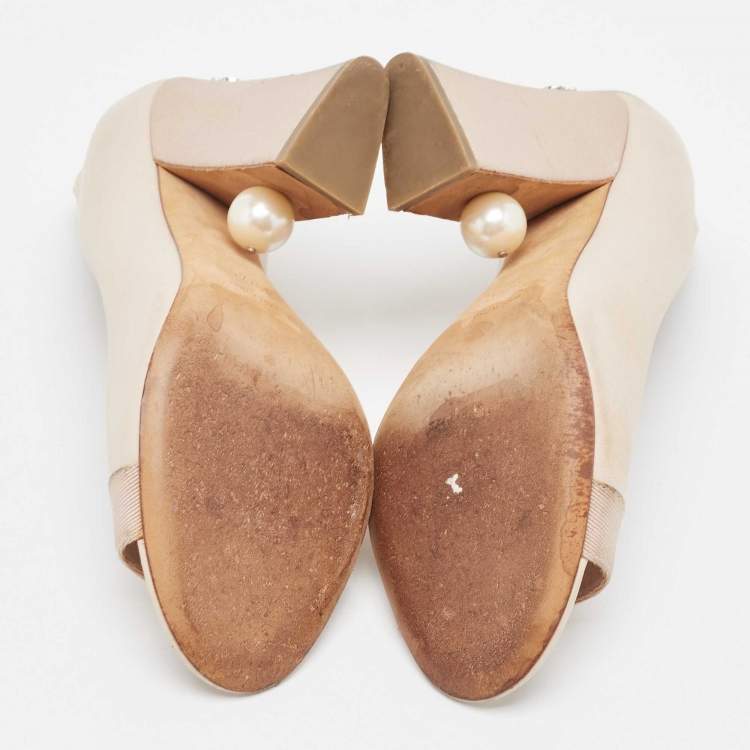 Pre Owned Chanel Two Tone Leather and Fabric CC Faux Pearl Open Toe Pumps Size 37.5