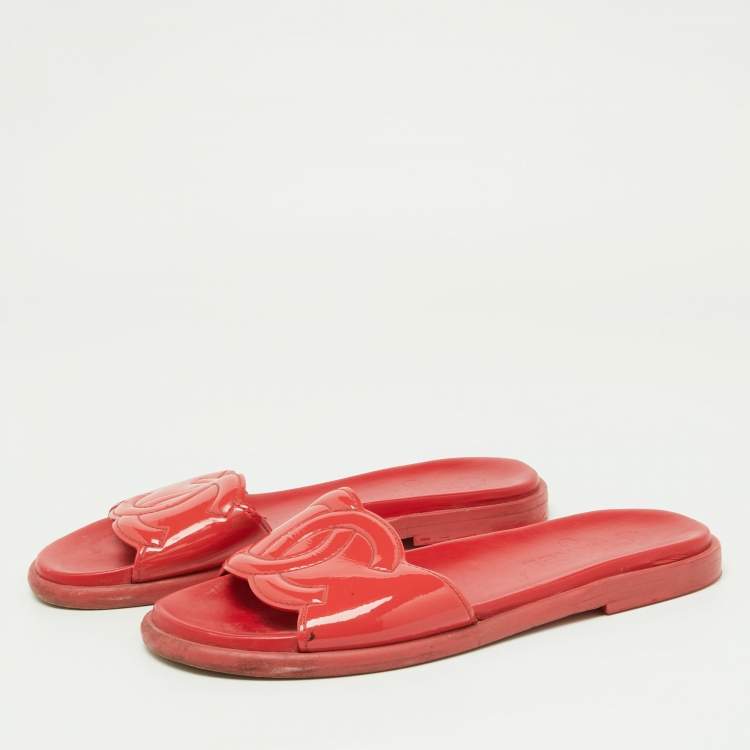 Pre Owned Chanel Red Patent Leather CC Flats Slide Size 38.5