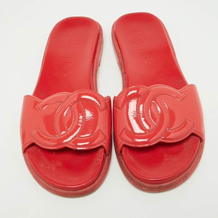 Pre Owned Chanel Red Patent Leather CC Flats Slide Size 38.5