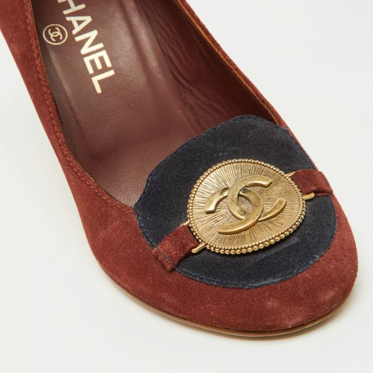 Pre Owned Chanel Brown Suede CC Logo Round Pumps Size 38