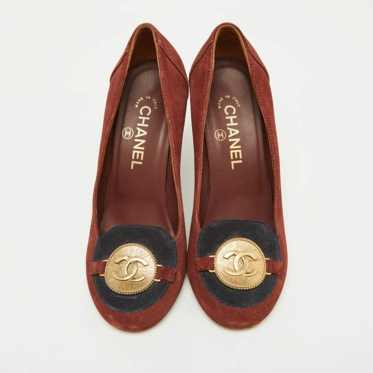 Pre Owned Chanel Brown Suede CC Logo Round Pumps Size 38