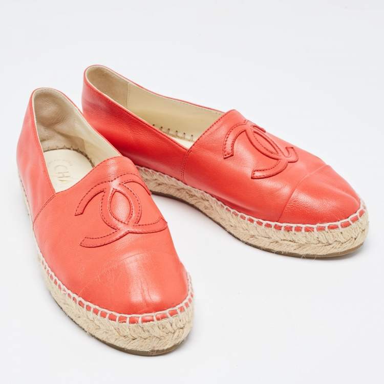 مملوكة مسبقًا Chanel Red Leather CC Espadrille Flats Size 36