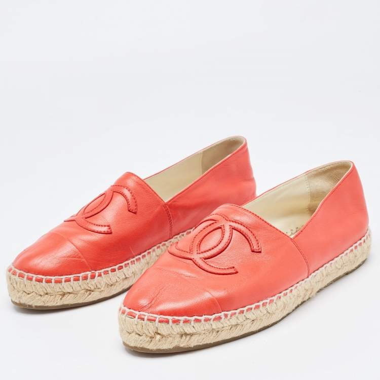 مملوكة مسبقًا Chanel Red Leather CC Espadrille Flats Size 36