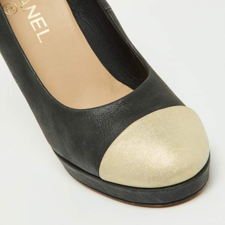 Pre Owned Chanel Beige/Black Iridescent Leather CC Cap Toe Pumps Size 38