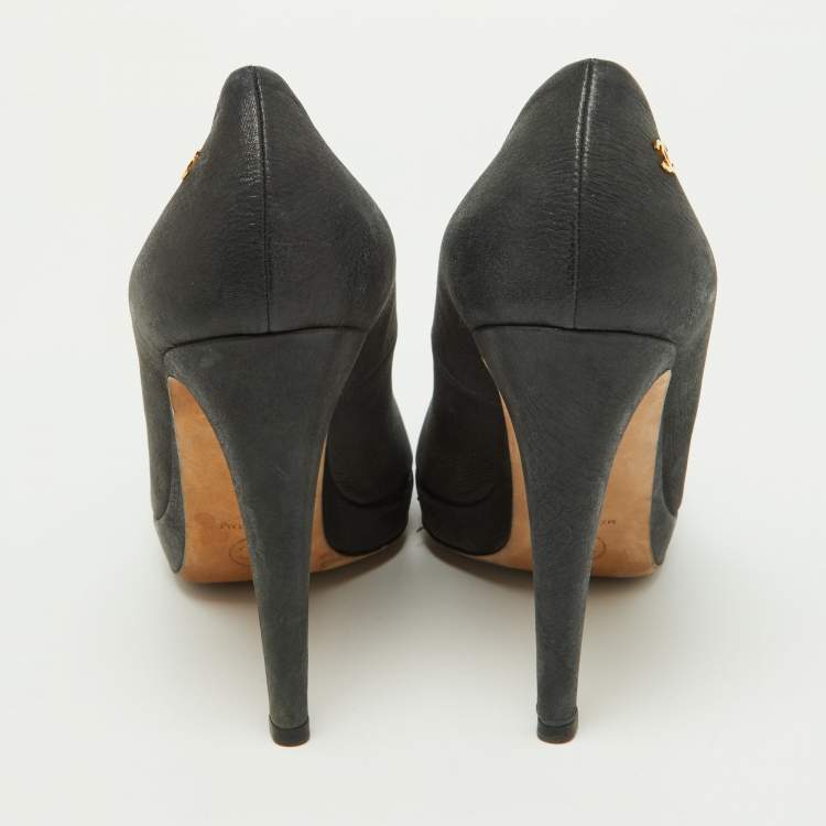 Pre Owned Chanel Beige/Black Iridescent Leather CC Cap Toe Pumps Size 38