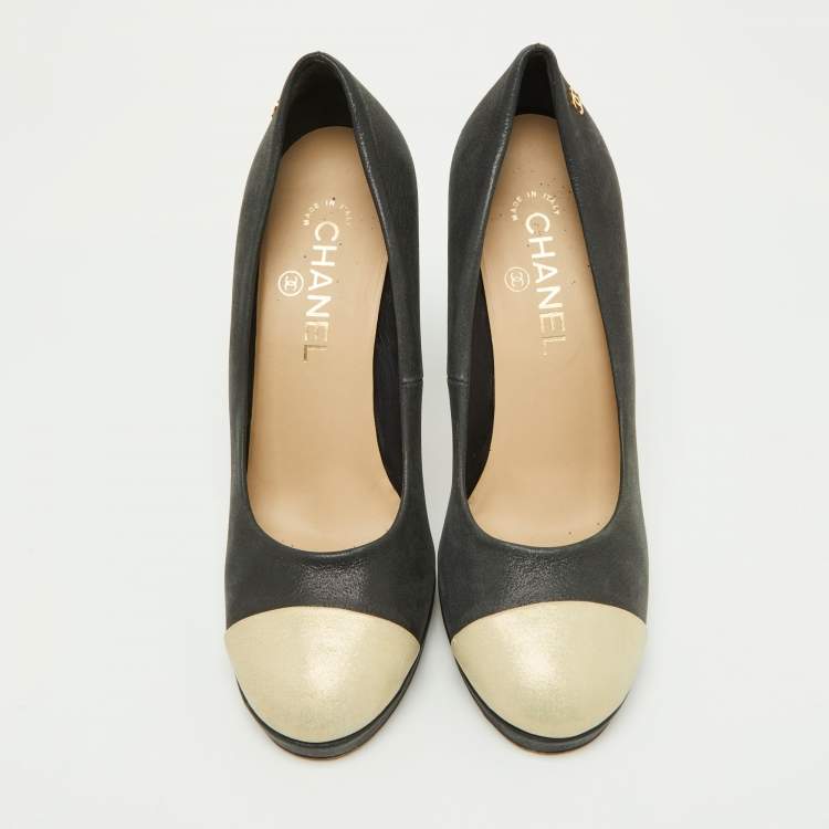 Pre Owned Chanel Beige/Black Iridescent Leather CC Cap Toe Pumps Size 38