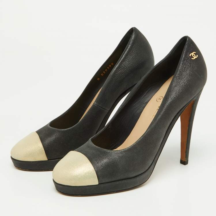 Pre Owned Chanel Beige/Black Iridescent Leather CC Cap Toe Pumps Size 38