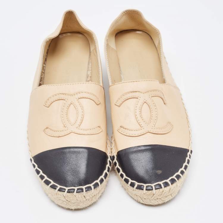 Pre Owned Chanel Beige/Black Leather CC Espadrille Flats Size 36