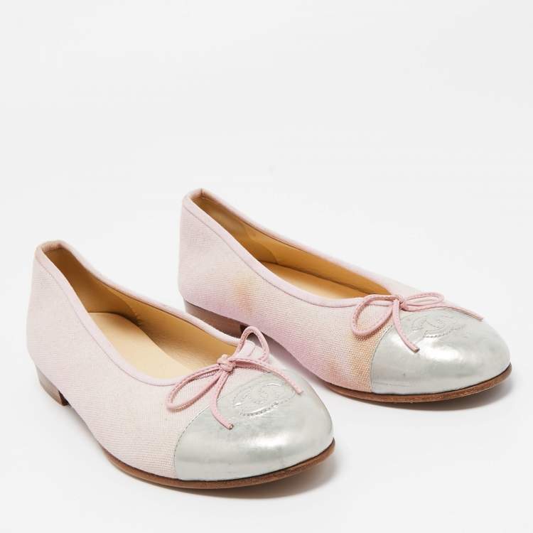 Pre Owned Chanel Pink/Silver Canvas and Leather CC Cap Toe Bow Ballet Flats Size 39