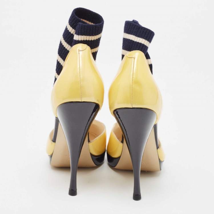 مملوكة مسبقًا Chanel Yellow/Black Patent Leather T-Strap Ankle Sock Platform Pumps Size 39