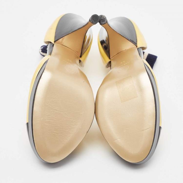مملوكة مسبقًا Chanel Yellow/Black Patent Leather T-Strap Ankle Sock Platform Pumps Size 39