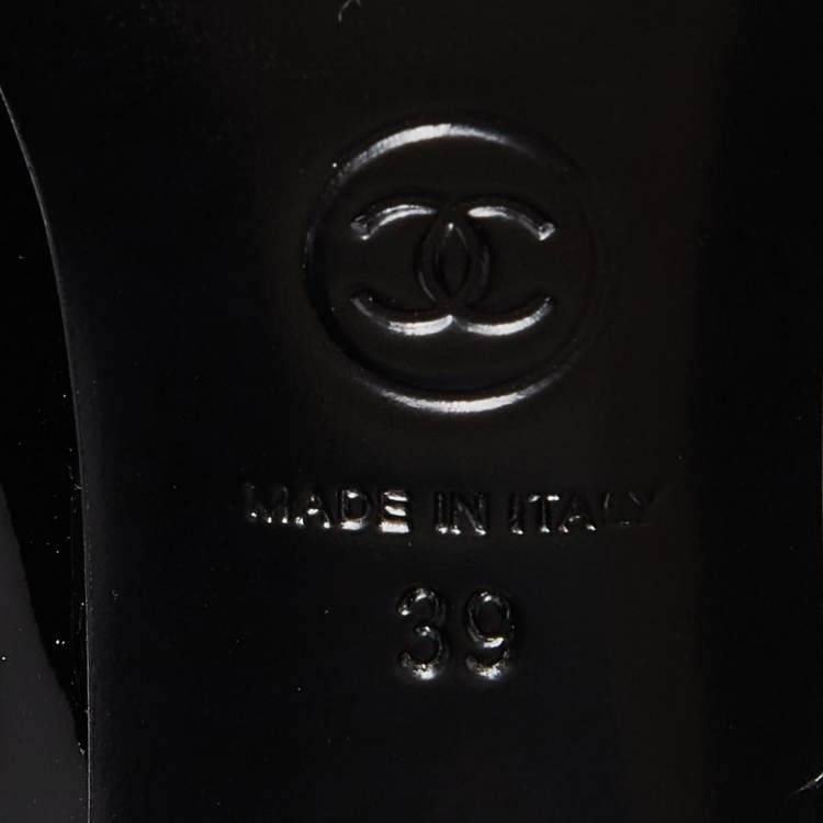 Pre Owned Chanel Black/Beige Patent Leather Bow Lace Up Ankle Boots Size 39