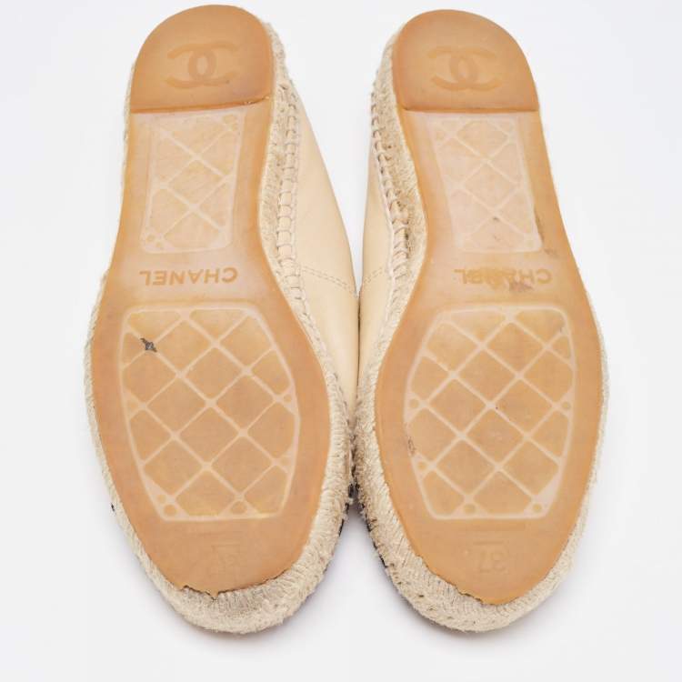 Pre Owned Chanel Beige/Black Canvas and Leather CC Ballet Flats Size 37