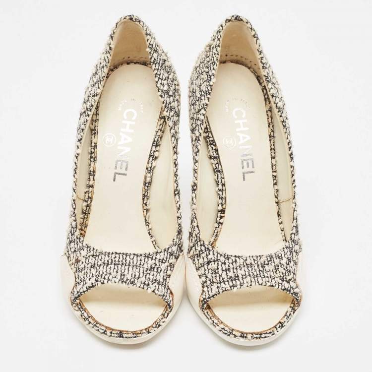 Pre Owned Chanel Off White/Black Tweed and Leather Open Toe Pumps Size 38