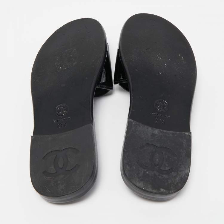 Pre Owned Chanel Black Patent Leather CC Flat Slides Size 37