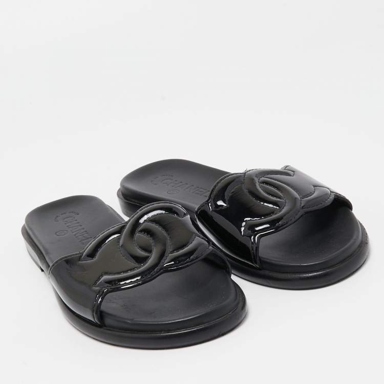 Pre Owned Chanel Black Patent Leather CC Flat Slides Size 37
