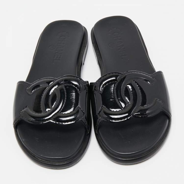 Pre Owned Chanel Black Patent Leather CC Flat Slides Size 37