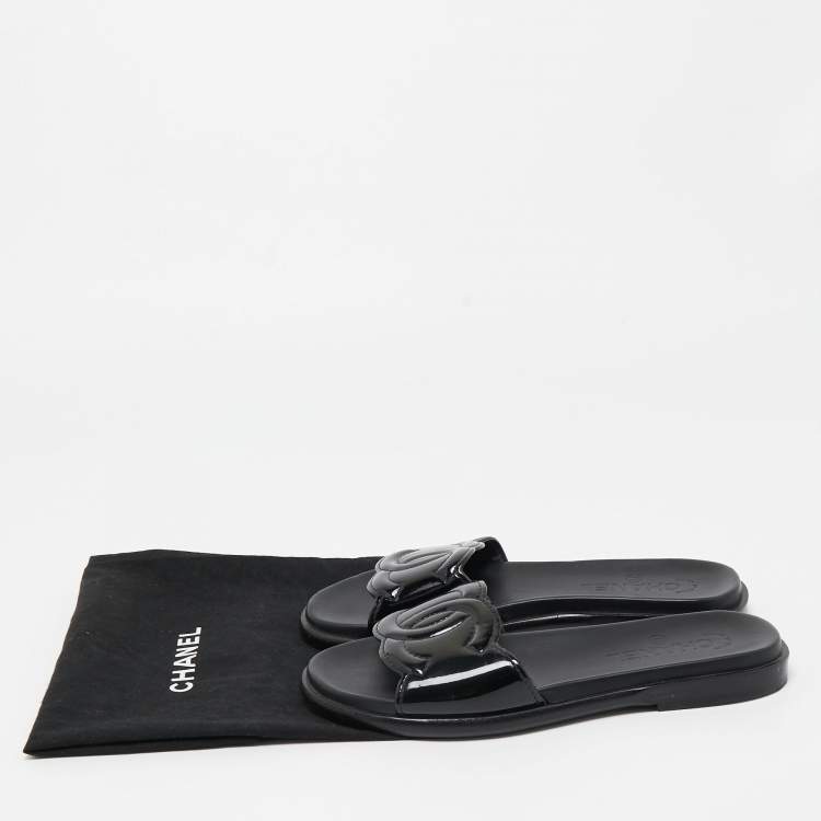 Pre Owned Chanel Black Patent Leather CC Flat Slides Size 37